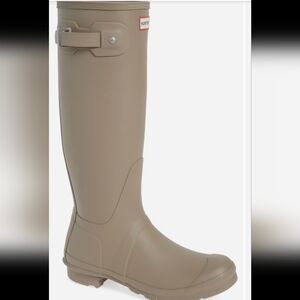 Women's Hunter Original Tall Rain Boots. Size 10. Never worn.